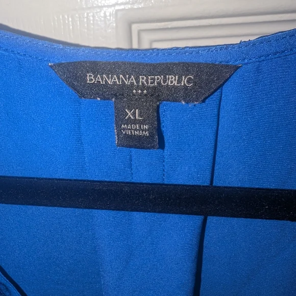 Banana Republic Royal Blue Satin Pleated V-Neck Tank Top - Picture 2 of 4